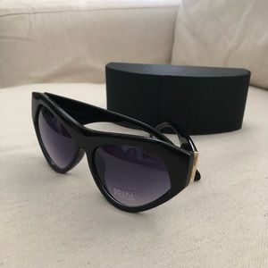 PRADA Voice Cat Eye Acetate Sunglasses in Black SPR 27Q